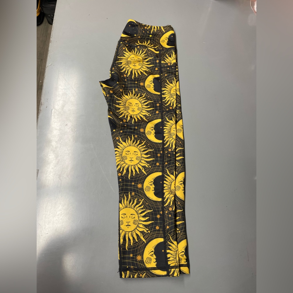 Constantly Varied Gear Sun and Moon Capri Leggings - XS